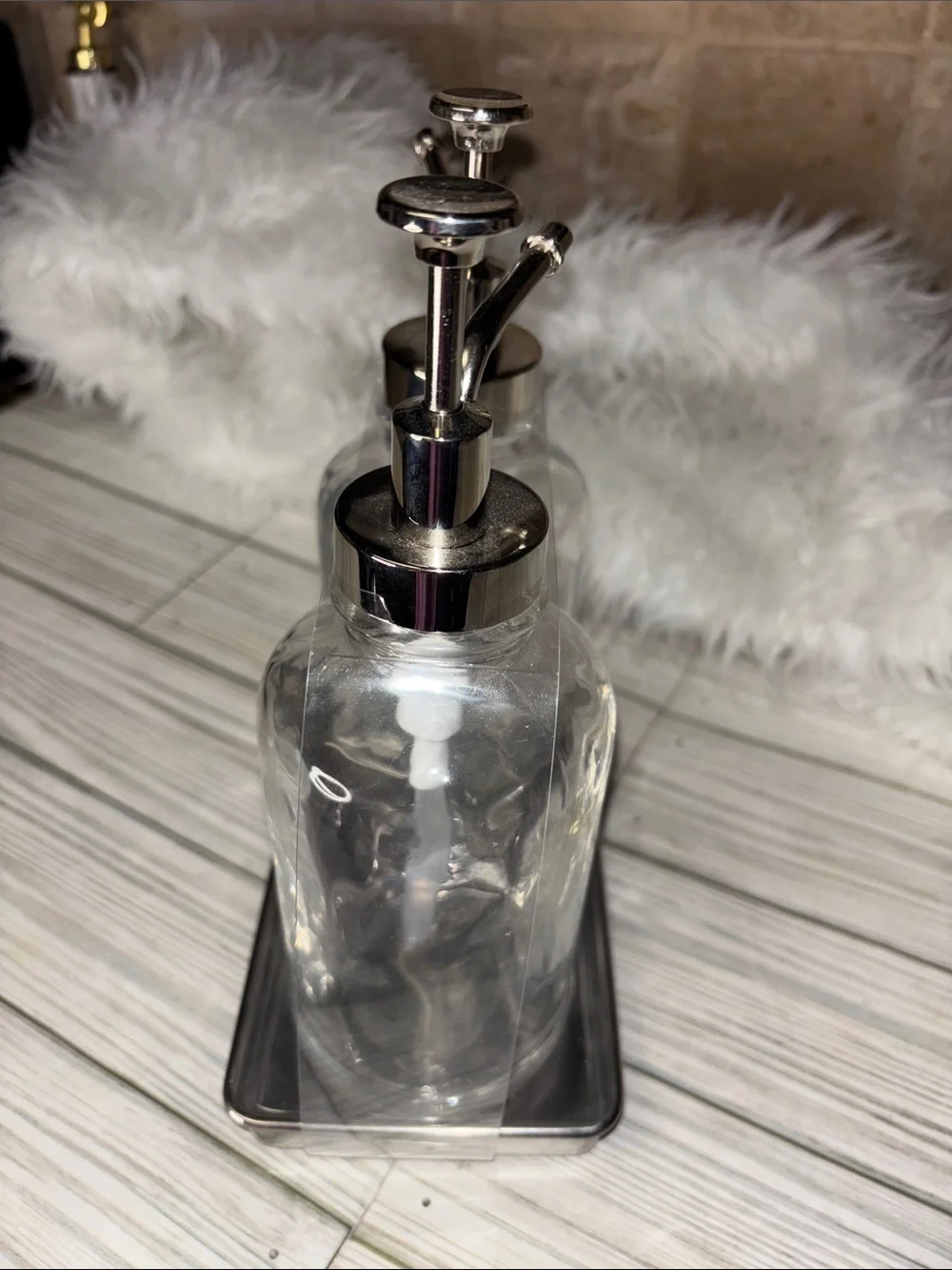 Elegant Silver Chrome Clear Soap Lotion Dispenser Set NEW